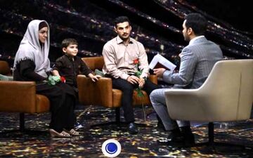 چهارمین قسمت از برنامه «ماه عسل ۹۶» چه گذشت؟وقتی احسان علیخانی جلوی صحنه منشوری را در «ماه عسل» گرفت!