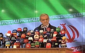 ورود پزشکیان به صداوسیما برای شرکت در مناظره + ویدئو