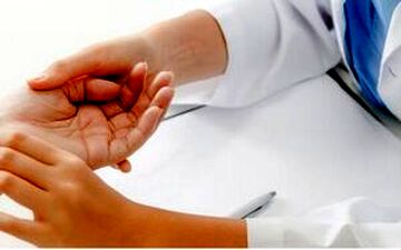 تغییری در کف دست ها که نشانه بیماری کبدی است


