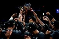فتح کنفرانس غرب در خانه حریف؛ سن آنتونیو به فینال NBA رسید!