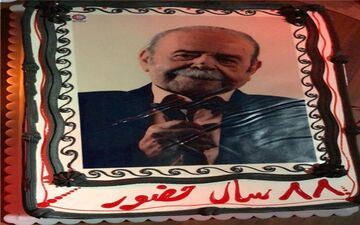 نامگذاری یک سالن به‌ نام استاد در روز تولدش 