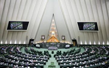 آغاز جلسه علنی مجلس/ انتخاب رئیس جدید در دستور‌کار نمایندگان