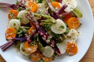 طرز تهیه یک سالاد جذاب و مقوی رژیمی