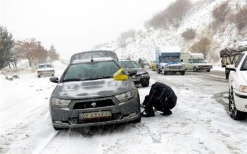‌تردد در محور های کوهستانی زنجان با زنجیر چرخ امکان پذیر است
