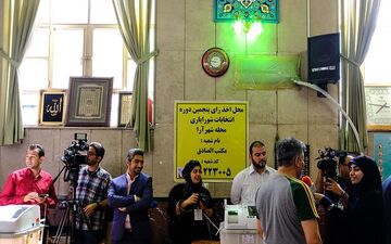 درهای شعب رای گیری بسته شد