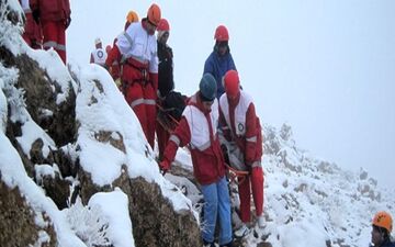 سه کوهنورد مفقود شده پس از ۱۵ ساعت در ارتفاعات لواسانات پیدا شدند