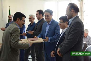 تجلیل از کارگران خدماتی و کارکنان فضای سبز شهرداری در فرهنگسرای گل‌نرگس