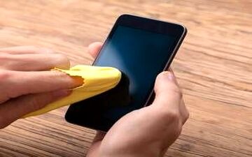  چگونه گوشی موبایل خود را ضد عفونی کنیم؟ 