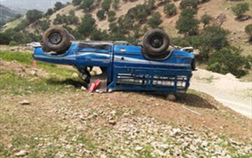 سقوط نیسان به دره با 22 سرنشین!