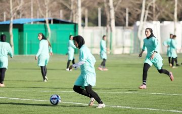 تاج: فوتبالیست های بانوی ایران وفاداری خودشان را به نظام نشان دادند