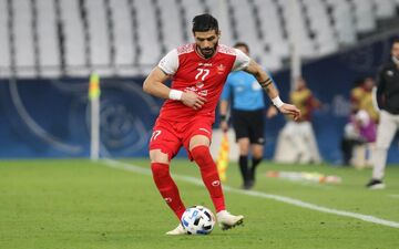 سعید آقایی مقابل ماشین سازی محروم نیست