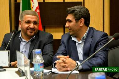 جلسه کارگروه توسعه صادرات غیر نفتی با حضور وزیر صمت، استاندار و جمعی از مدیران استان