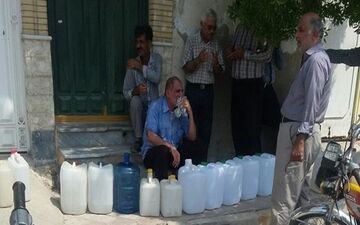 حال خراب آب و فاضلاب اهواز/بی آبی در روزهای مقابله با کرونا