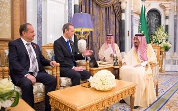 دیدار فرستاده ترزا می با پادشاه عربستان