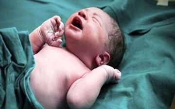 تولد جنین فریز شده پس از ۱۳ سال در اصفهان