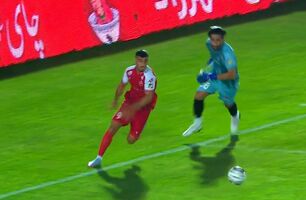 اشتباه مرگبار ملوان؛ گل سوم پرسپولیس با ضربه علیپور + ویدیو