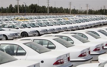  نماینده مجلس:بازار خودرو در دست دلالان و واسطه‌ها/ خودروسازان به بهانه‌های واهی خودرو انبار می‌کنند