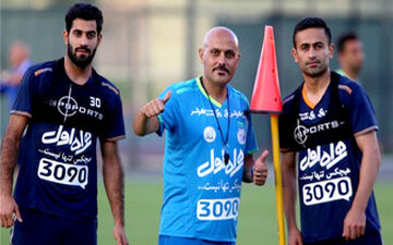 انتقاد مربی استقلال از هواداران