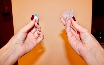 اگر هر روز یک قالب یخ پشت گردن خود بگذارید چه می شود؟