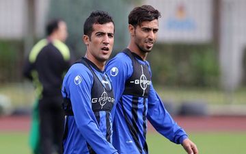 ستاره کهنه کار خط میانی ، قرارداد خود با استقلال را ثبت کرد