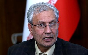 ربیعی: افزایش قیمت ارز هیچ منطق اقتصادی ندارد و به سرعت کاهش می‌یابد
