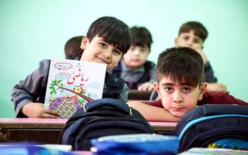 بلاتکلیفی شهروندان تهرانی درباره وضعیت تعطیلی یا دایر بودن مدارس در روز چهارشنبه