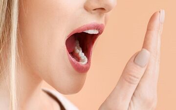 علت بوی بد دهان چیست؟ 18 روش برای رفع بوی بد دهان