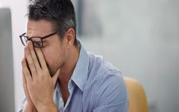  با فرد مضطرب چگونه حرف بزنیم؟ گفتن این 5 جمله ممنوع!