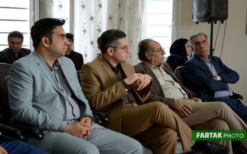  هم‌اندیشی فعالان گردشگری با موضوع توسعه گردشگری شهری در فرهنگسرای گل‌نرگس به روایت تصویر