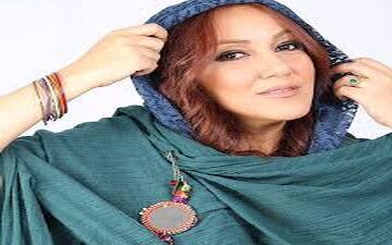 مدل عجیب شلوار خانم بازیگر با کتونی خاصش+عکس