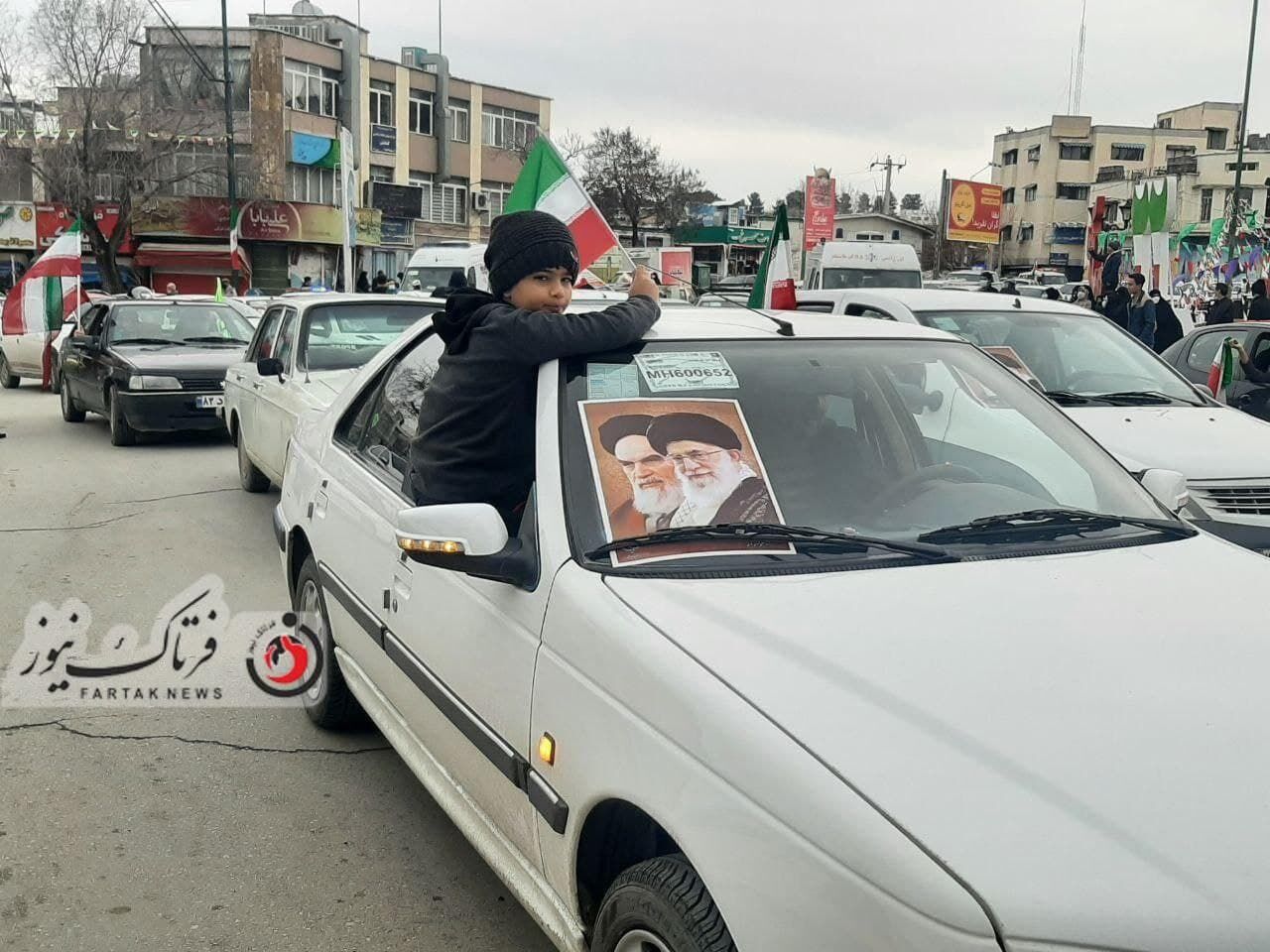گزارش تصویری/ حضوری پر اقتدار از مردم کرمانشاه در راهپیمایی۲۲ بهمن