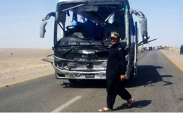 حمله وحشیانه تروریست‌ها به اتوبوس مسافربری