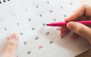 پریودهای نامنظم اذیتت میکنه؟ بیا تا بهت بگم پریودت رو چطوری منظم کنی!