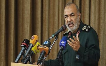 ملت ایران با وجود گروه‌های جهادی از سختی‌ها عبور می‌کند