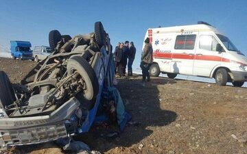واژگونی نیسان در ابرکوه ۲ کشته و ۲۲ مصدوم بر جا گذاشت