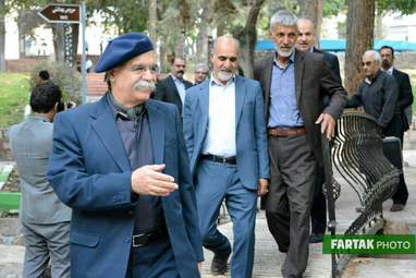 مراسم رونمایی از تندیس میرزا رضا کلهر
