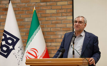 
وزیر بهداشت: افراد فاقد بیمه برای ۳ ماه رایگان بیمه می شوند