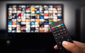 برنامه های تلویزیون در روز ۱۵ فروردین