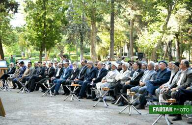 مراسم رونمایی از تندیس میرزا رضا کلهر